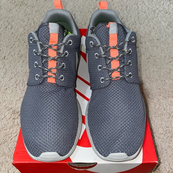 WMNS NIKE ROSHERUN - Picture 3 of 3